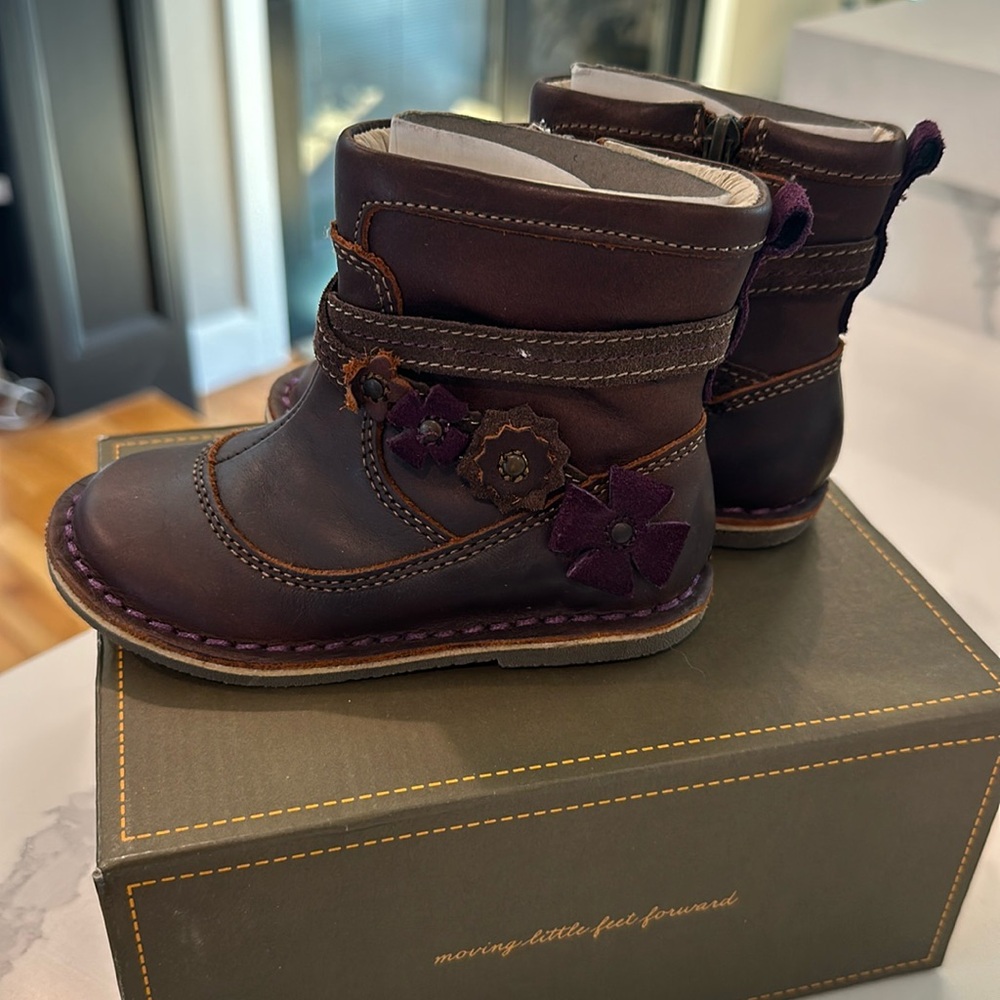 Stride Rite Medallion Collection Boots